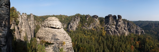 Bastei Blick auf Felsformationen